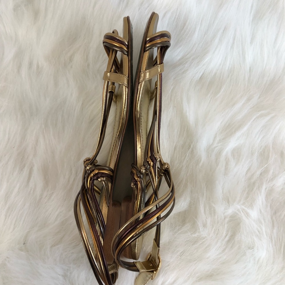 Dolce & Gabbana gold metallic flat sandal - Picture 4 of 7